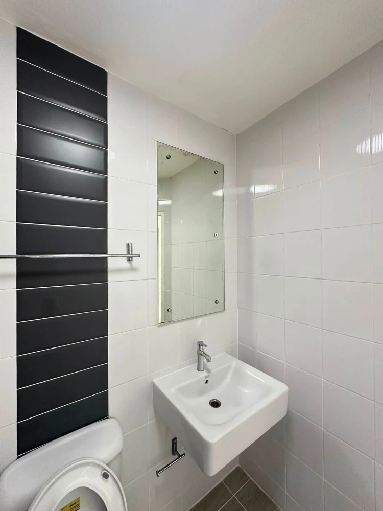 Selling The Trust Residence Pinklao, 15th floor, partitioned unit, fully furnished, ready to move in. Book now!
