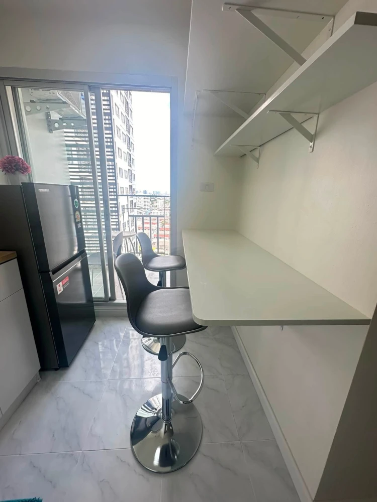 Selling The Trust Residence Pinklao, 15th floor, partitioned unit, fully furnished, ready to move in. Book now!