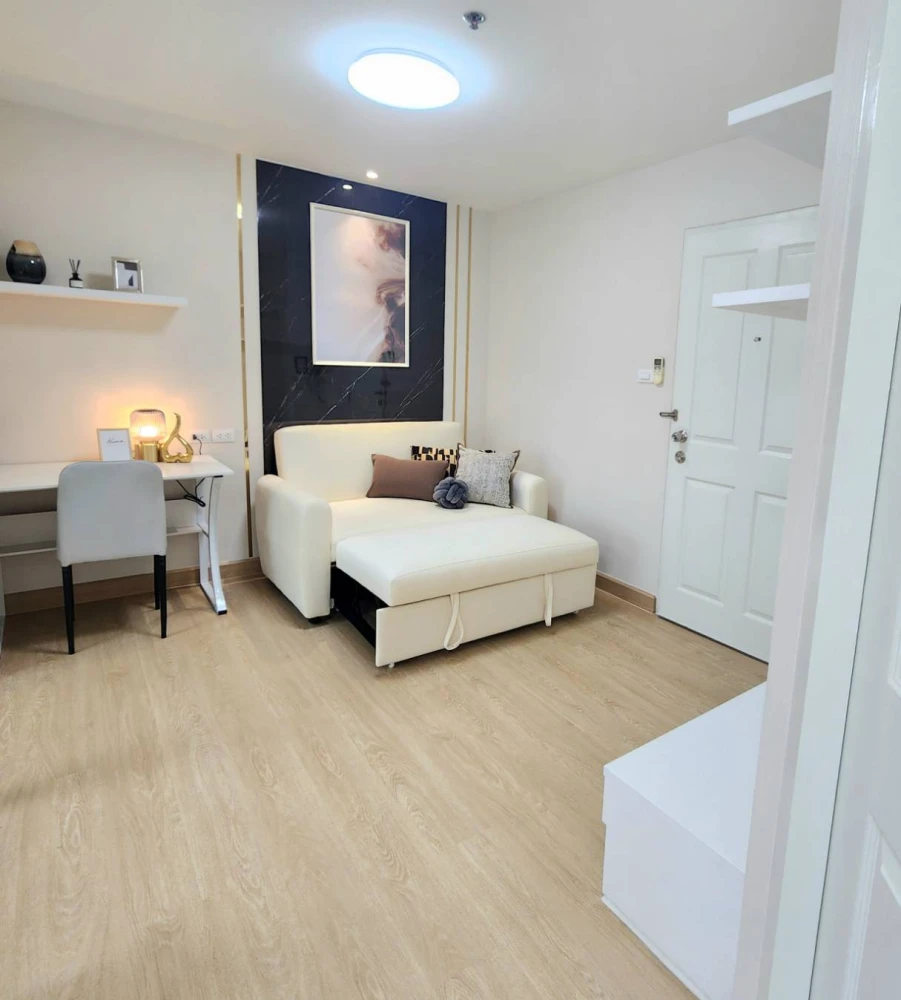 For sale: The Trust Residence Pinklao, a lovely room with furniture. Reserve now!!