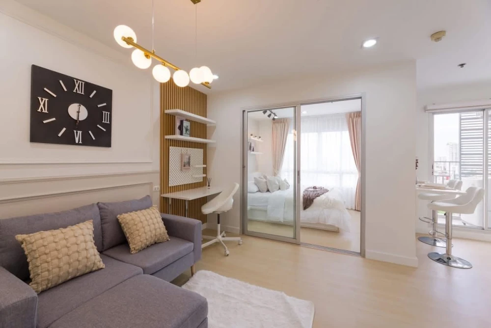 For sale: The Trust Residence Pinklao. Lovely room, fully furnished. Just bring your suitcase and move in. Hurry and reserve now, don't miss out!