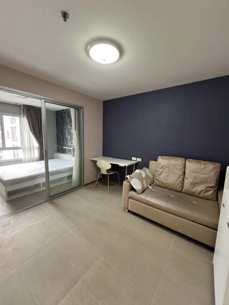 ขาย เช่า The Trust Residence Ratchada-Rama 3 ห้องน่าอยู่ ติดวอลเปเปอร์อย่างดี มาพร้อมเฟอร์นิเจอร์ครบครัน จองเลยตอนนี้