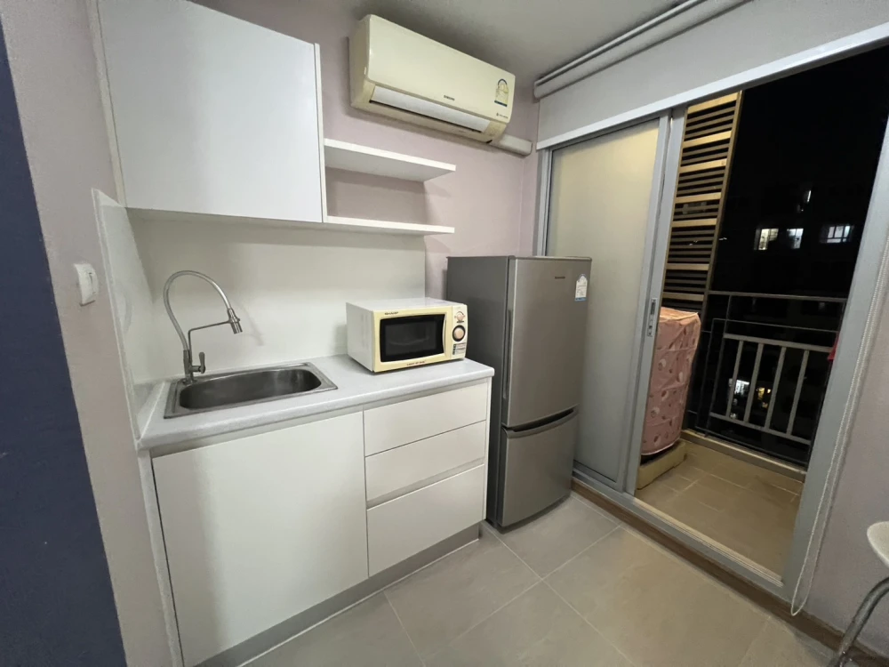ขาย เช่า The Trust Residence Ratchada-Rama 3 ห้องน่าอยู่ ติดวอลเปเปอร์อย่างดี มาพร้อมเฟอร์นิเจอร์ครบครัน จองเลยตอนนี้