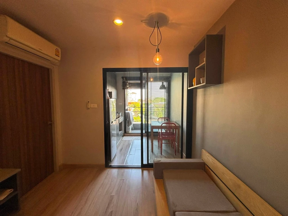 Selling 10 comfortable rooms at The Unique. Great location, beautiful unblocked views, fully furnished. Don't miss this great deal!