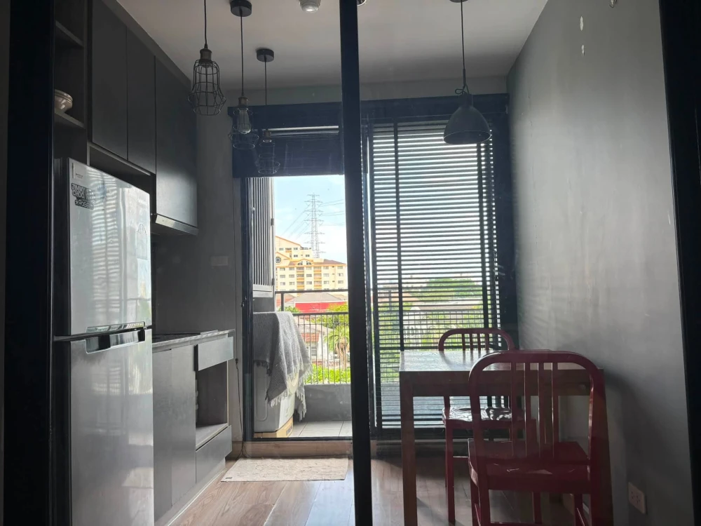 Selling 10 comfortable rooms at The Unique. Great location, beautiful unblocked views, fully furnished. Don't miss this great deal!