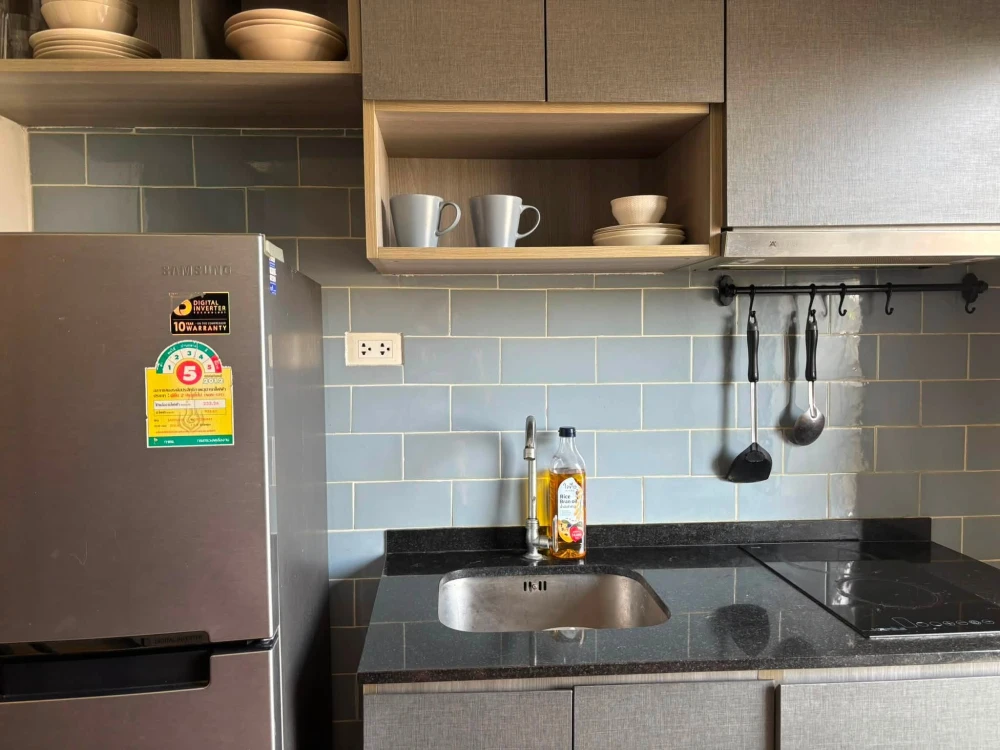Selling 10 comfortable rooms at The Unique. Great location, beautiful unblocked views, fully furnished. Don't miss this great deal!