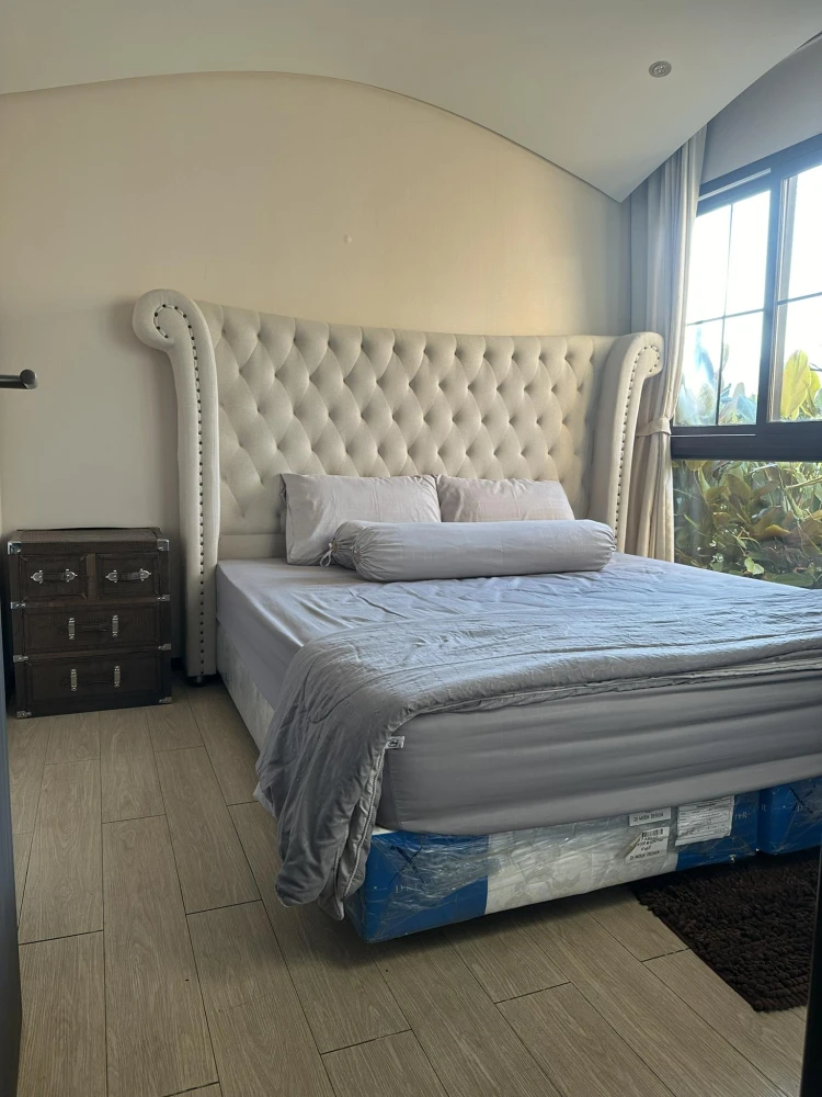 Selling a 1-bedroom, 1-bathroom unit at The Venetian Signature Condo Resort Pattaya. Prime location, fully furnished. Book now!