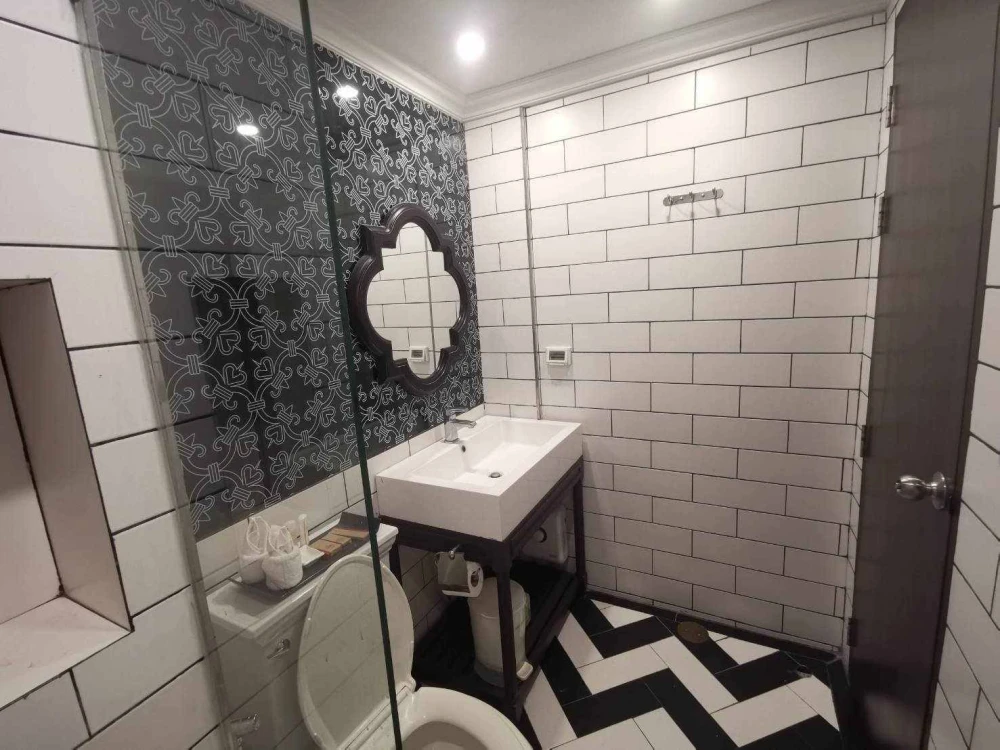 For sale: The Venetian Signature Condo Resort Pattaya, a nice room on the 5th floor, good location, beautiful sea view, reserve now!