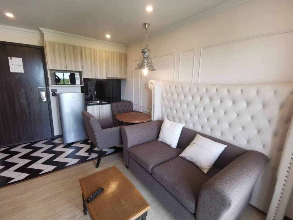 For sale: The Venetian Signature Condo Resort Pattaya, a nice room on the 5th floor, good location, beautiful sea view, reserve now!