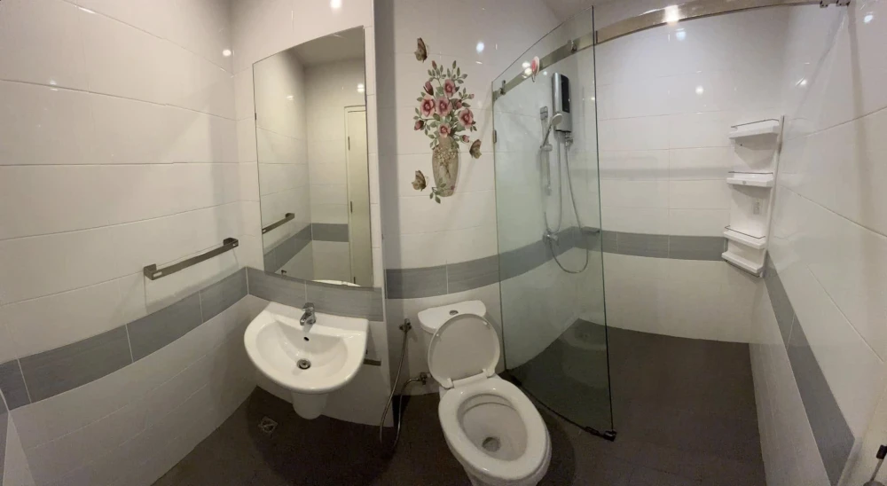 For sale/rent: The Viva Condo Petchkasem 68, 2nd floor, corner room, separate room, comes with complete decorations, reserve now.