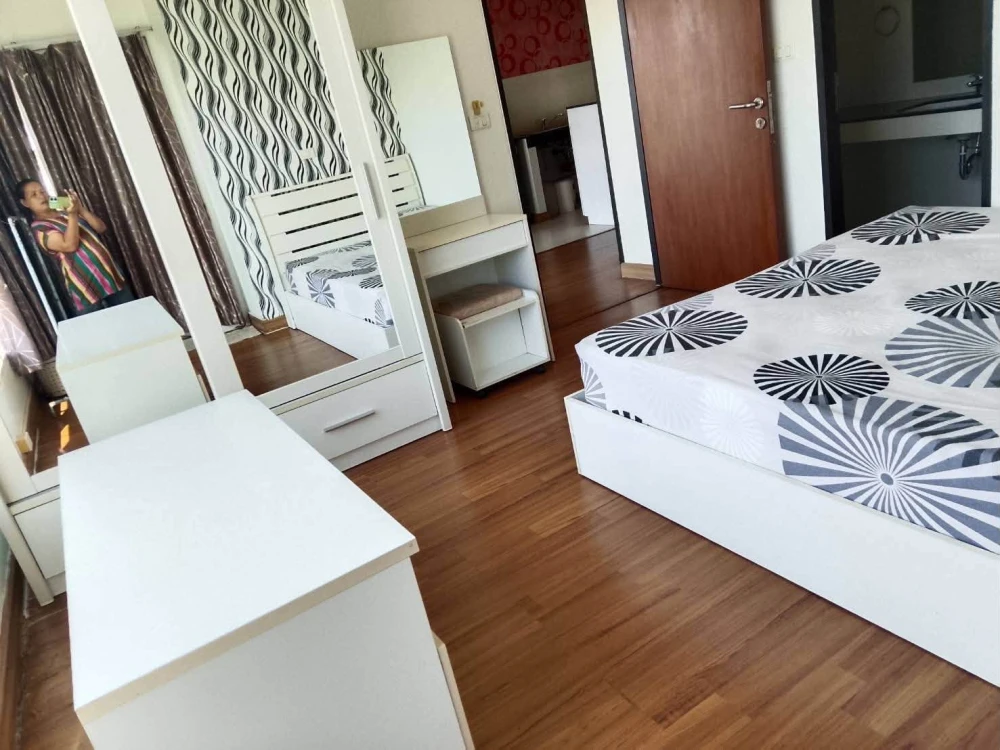 Selling The Wellington Condominium, 2 bedrooms, spacious living area, high-quality wallpaper. Don't miss out!