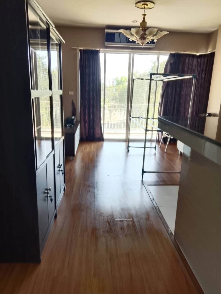 Selling The Wellington Condominium, 2 bedrooms, spacious living area, high-quality wallpaper. Don't miss out!