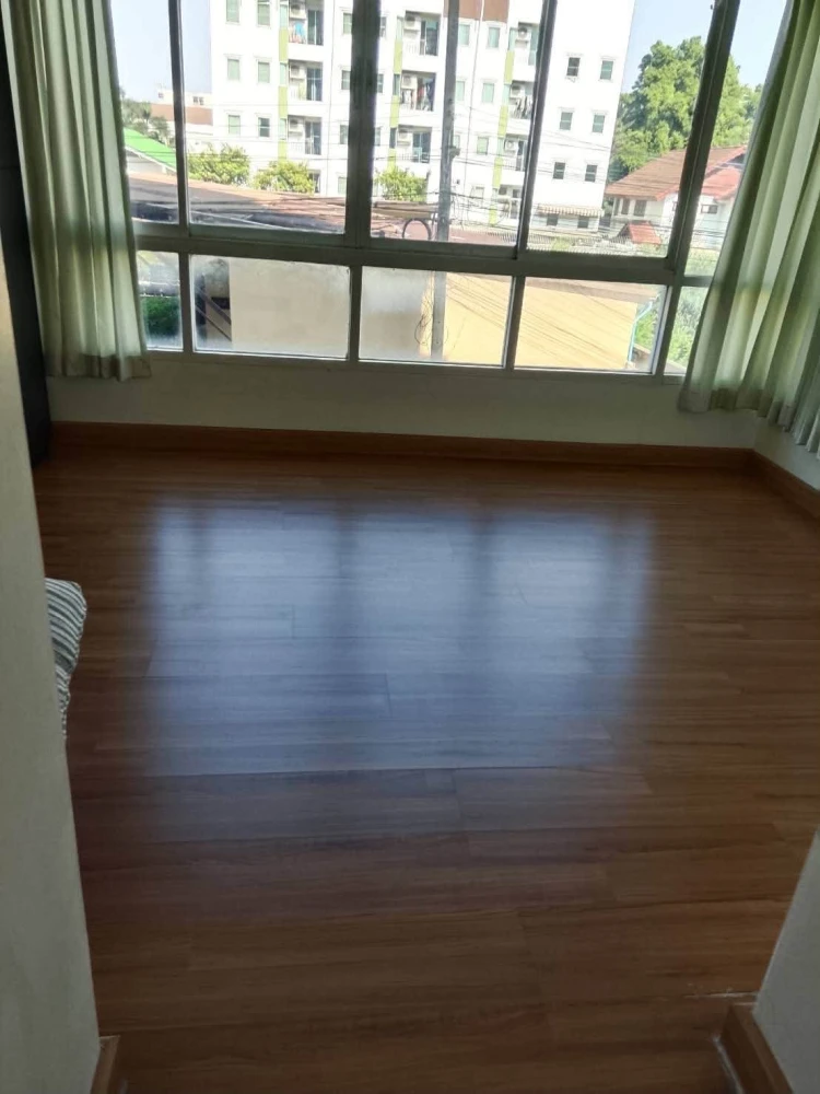 Selling The Wellington Condominium, 2 bedrooms, spacious living area, high-quality wallpaper. Don't miss out!