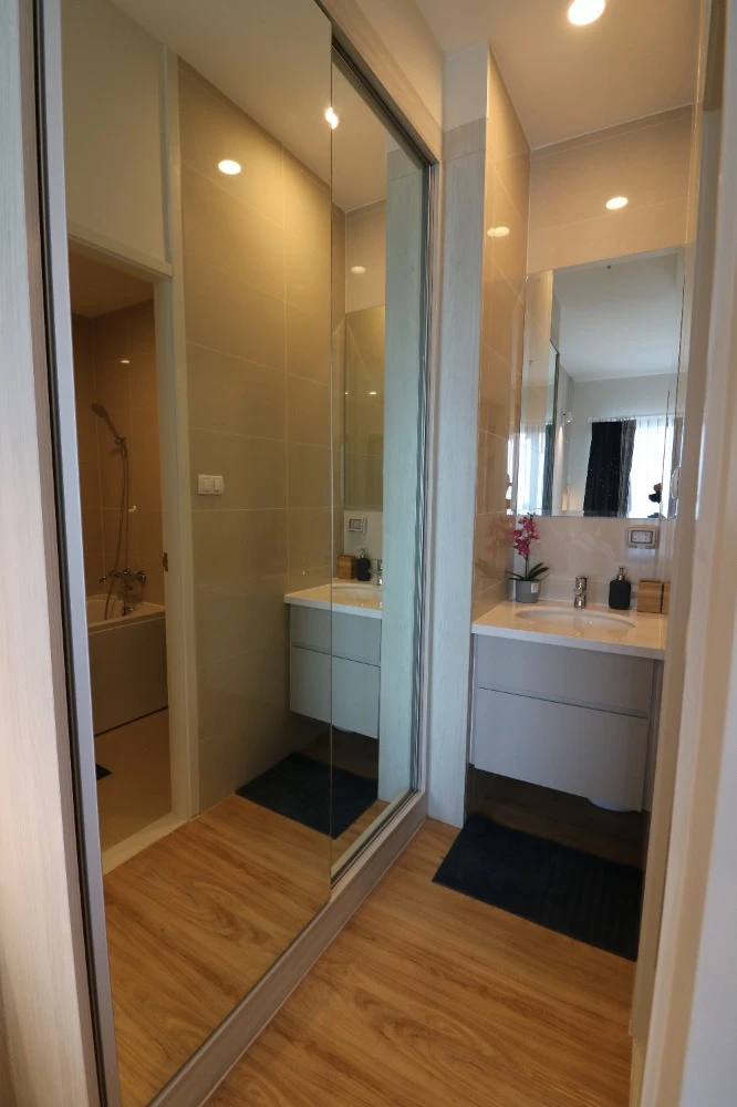 For sale: The Zea Sriracha, 15th floor, fully furnished room, ready to move in, reserve now, don't miss out.