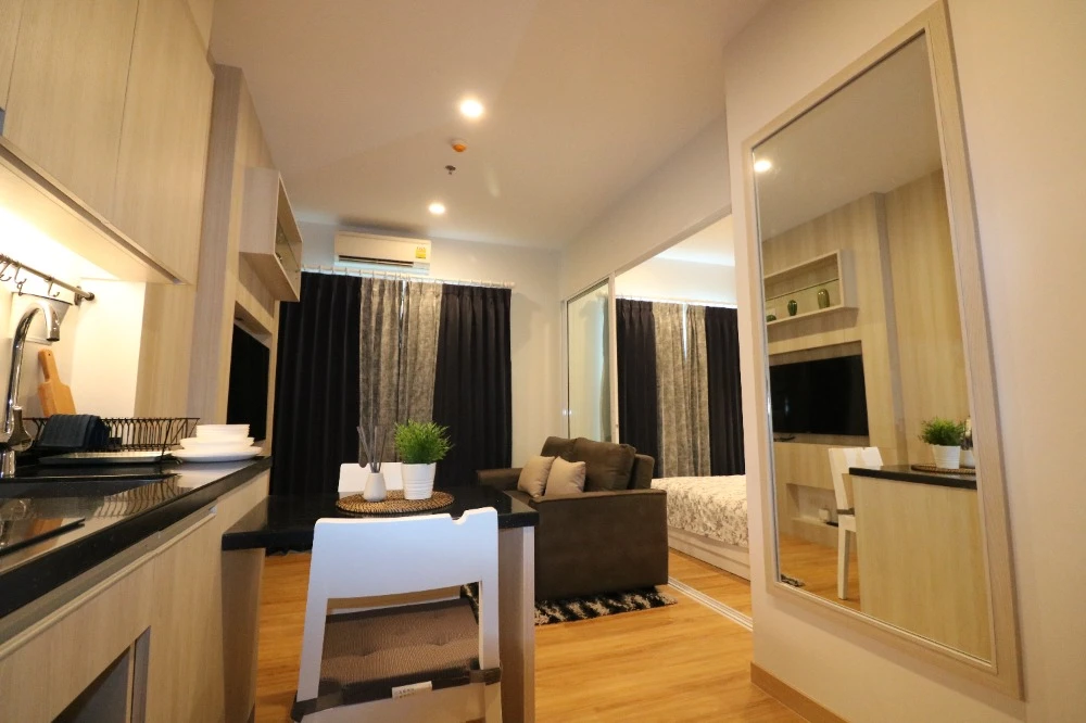 For sale: The Zea Sriracha, 15th floor, fully furnished room, ready to move in, reserve now, don't miss out.