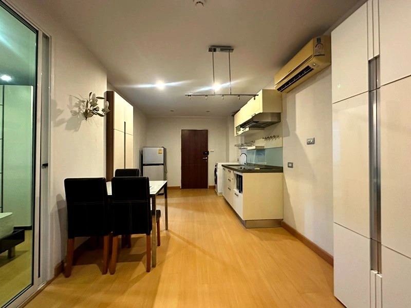 Selling Tourmaline Gold Sathorn-Taksin condo. Ready to move in, fully furnished, spacious and comfortable. Book now!