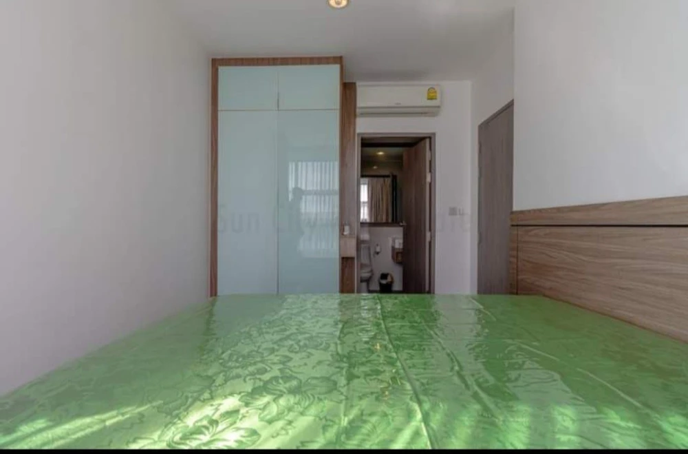 Tree Tops Pattaya (South Pattaya) condo for sale. Located on the 9th floor with half sea view and half city view. Wide main road frontage. Don't miss