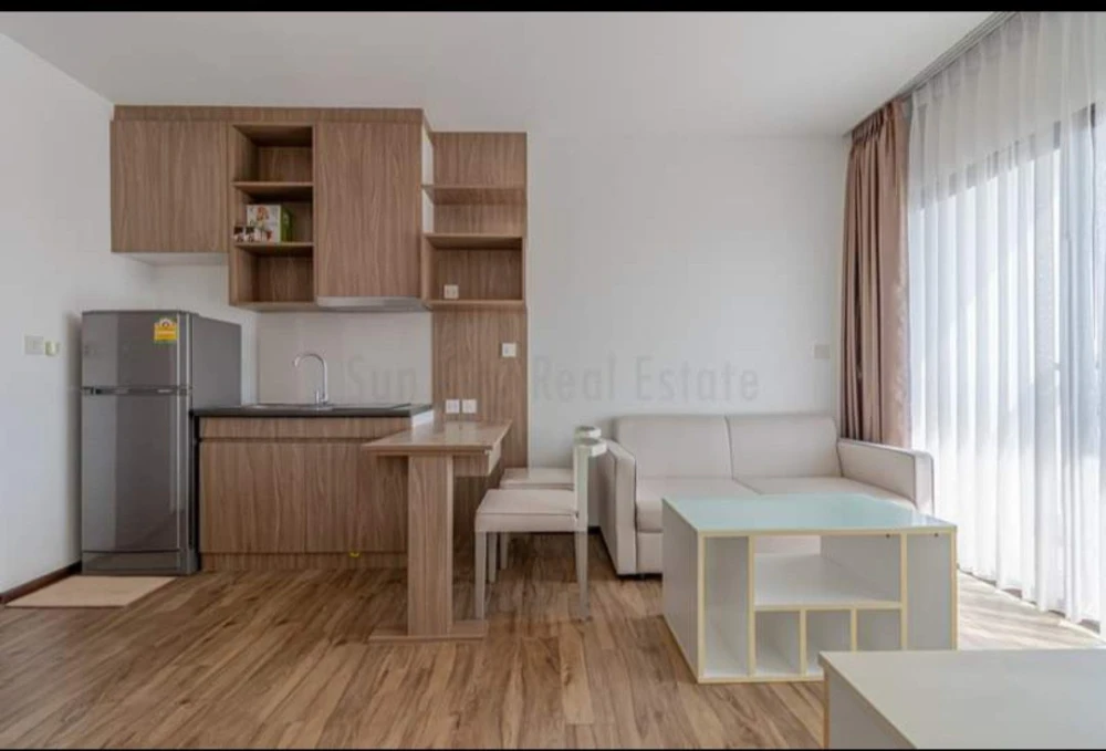 Tree Tops Pattaya (South Pattaya) condo for sale. Located on the 9th floor with half sea view and half city view. Wide main road frontage. Don't miss