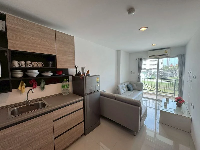 TrioGems Condo for sale (Jomtien), great location near Jomtien Beach! City view, fully furnished, don't miss out!