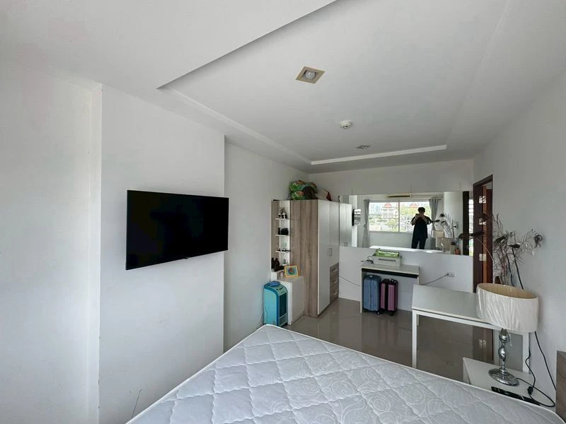 TrioGems Condo for sale (Jomtien), great location near Jomtien Beach! City view, fully furnished, don't miss out!