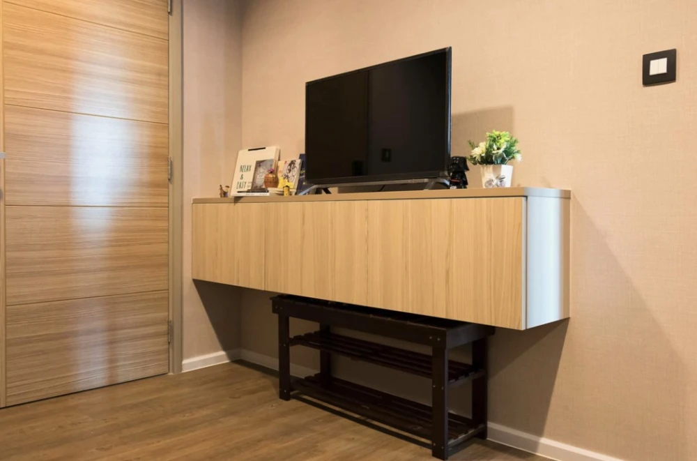For sale: Tropicana BTS Erawan, Building A, 6th floor, fully furnished, just bring your belongings and move in.