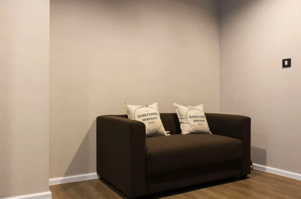 For sale: Tropicana BTS Erawan, Building A, 6th floor, fully furnished, just bring your belongings and move in.