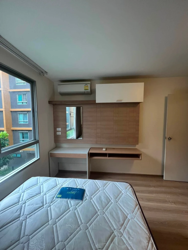 Selling a U Campus Rangsit-Muang Ek condo unit. The room is in excellent condition, spacious at 39 sq.m., easy to decorate, and doesn't feel cramped.