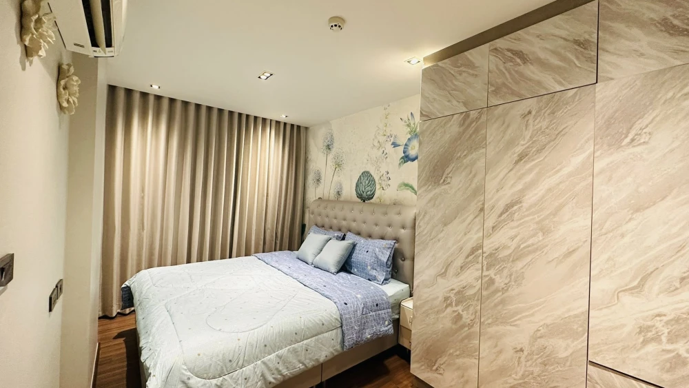 Selling U Charoen Residence Town in Town, a minimalist condo with a private atmosphere. Ready to move in.