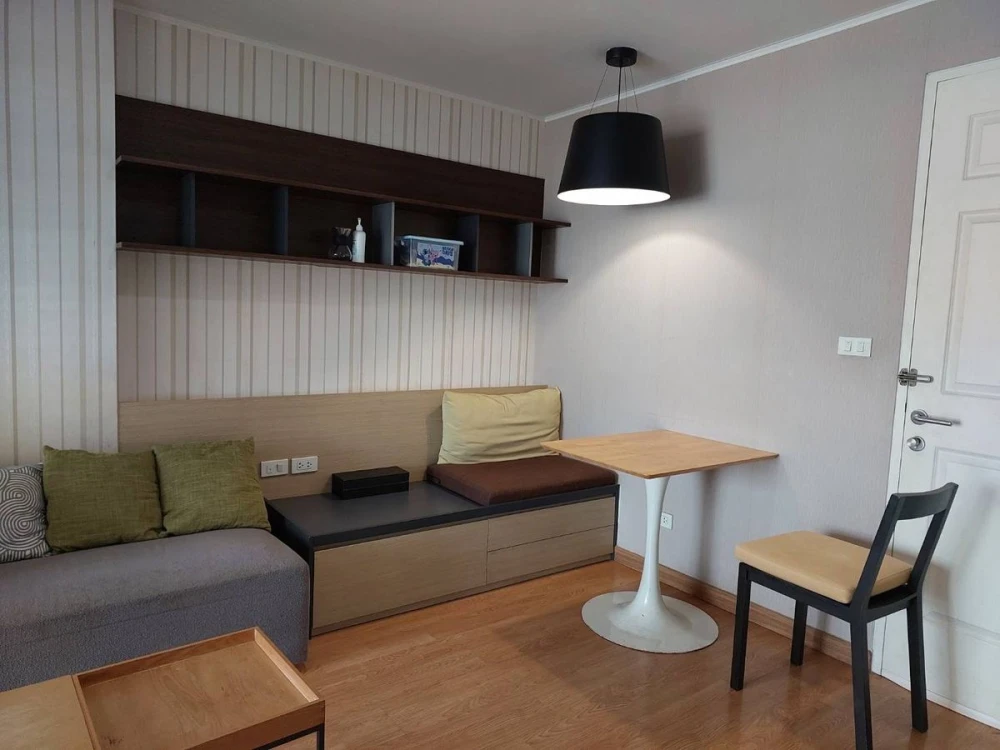 Selling U Delight @ Huaykwang Station, 18th floor. High floor, beautiful view, fully furnished. Book now!
