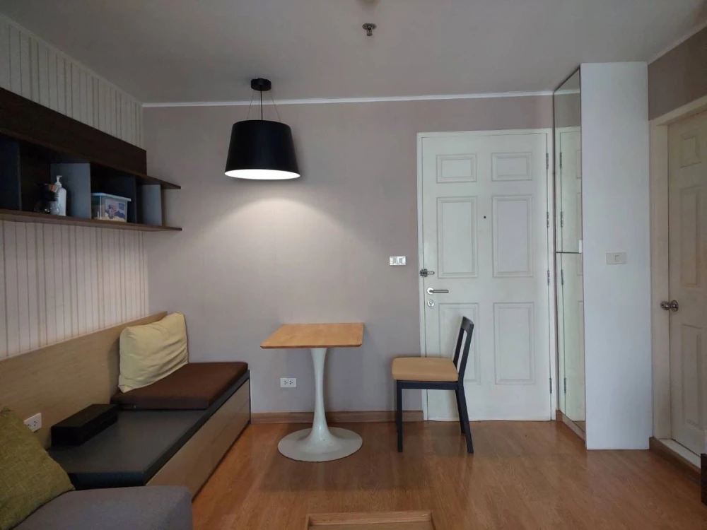 Selling U Delight @ Huaykwang Station, 18th floor. High floor, beautiful view, fully furnished. Book now!