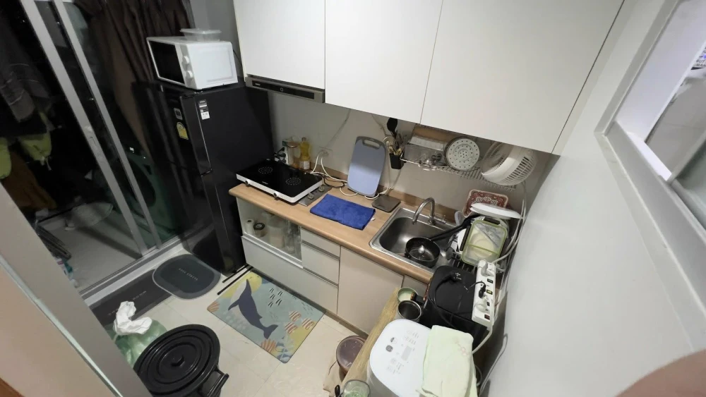 Selling U Delight @ Huaykwang Station, a lovely unit on the 19th floor with a great location and spacious living area. Book now!