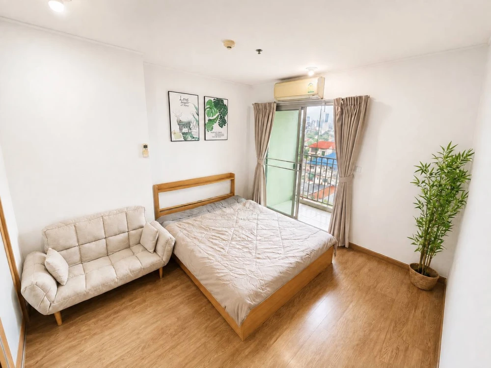 Selling U Delight @ Jatujak Station, a rare corner unit with unobstructed city views, close to BTS and MRT.