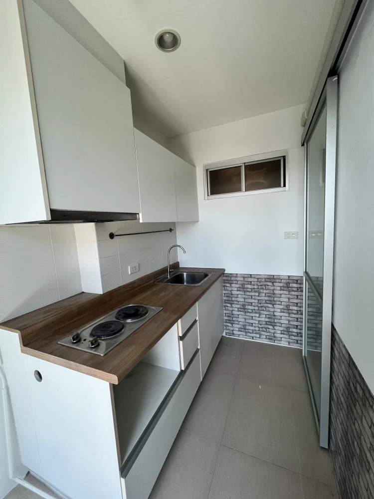 Selling U Delight @ Jatujak Station condo. Nice unit with complete amenities in a great location. Don't miss out!