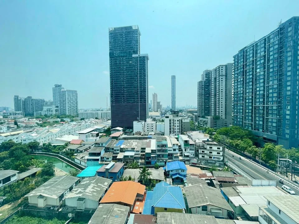 Selling U Delight @ Onnut Station condos. Nice rooms, fully furnished, high floor. Book now before it's too late!!!