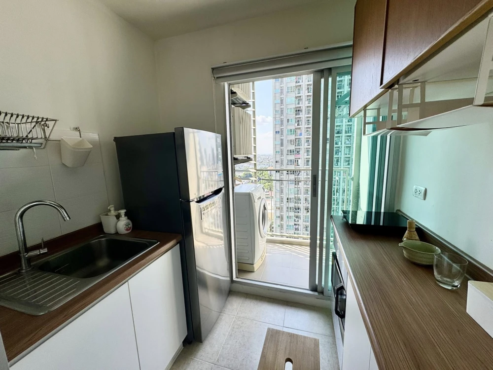 Selling a 30 sq m U Delight @ TalatPhlu Station condo, near BTS Talat Phlu and The Mall Thapra. The room is well-partitioned. Book now!