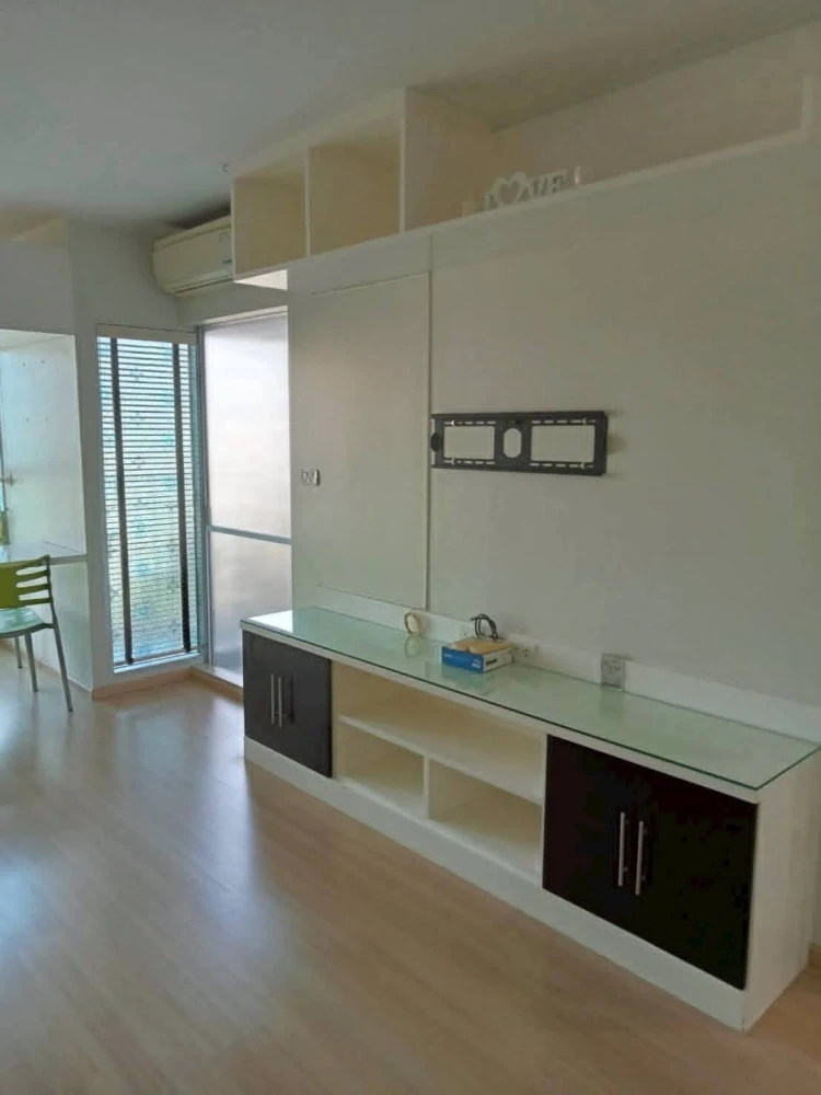 For Sale: U Delight 2 Bangsue Station. Spacious, inviting unit with a beautiful view and complete built-in furnishings. A must-see!