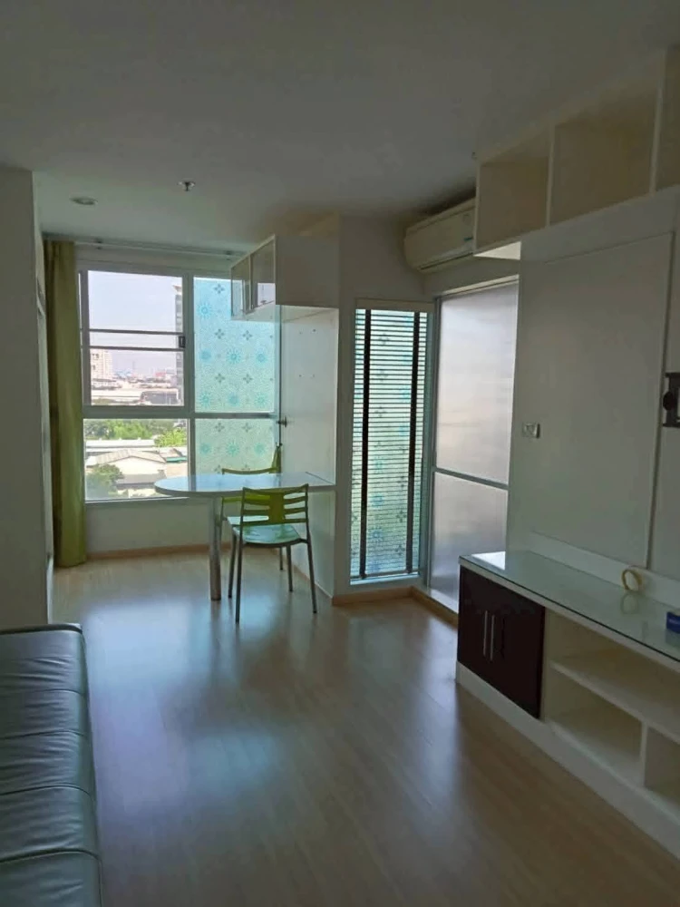 For Sale: U Delight 2 Bangsue Station. Spacious, inviting unit with a beautiful view and complete built-in furnishings. A must-see!