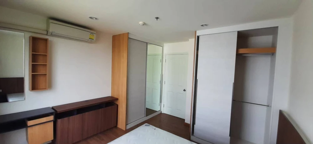 Selling U Delight Rattanathibet, 2 bedrooms, spacious living area, prime location, fully furnished. Don't miss out!