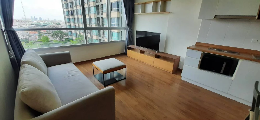 Selling U Delight Rattanathibet, 2 bedrooms, spacious living area, prime location, fully furnished. Don't miss out!
