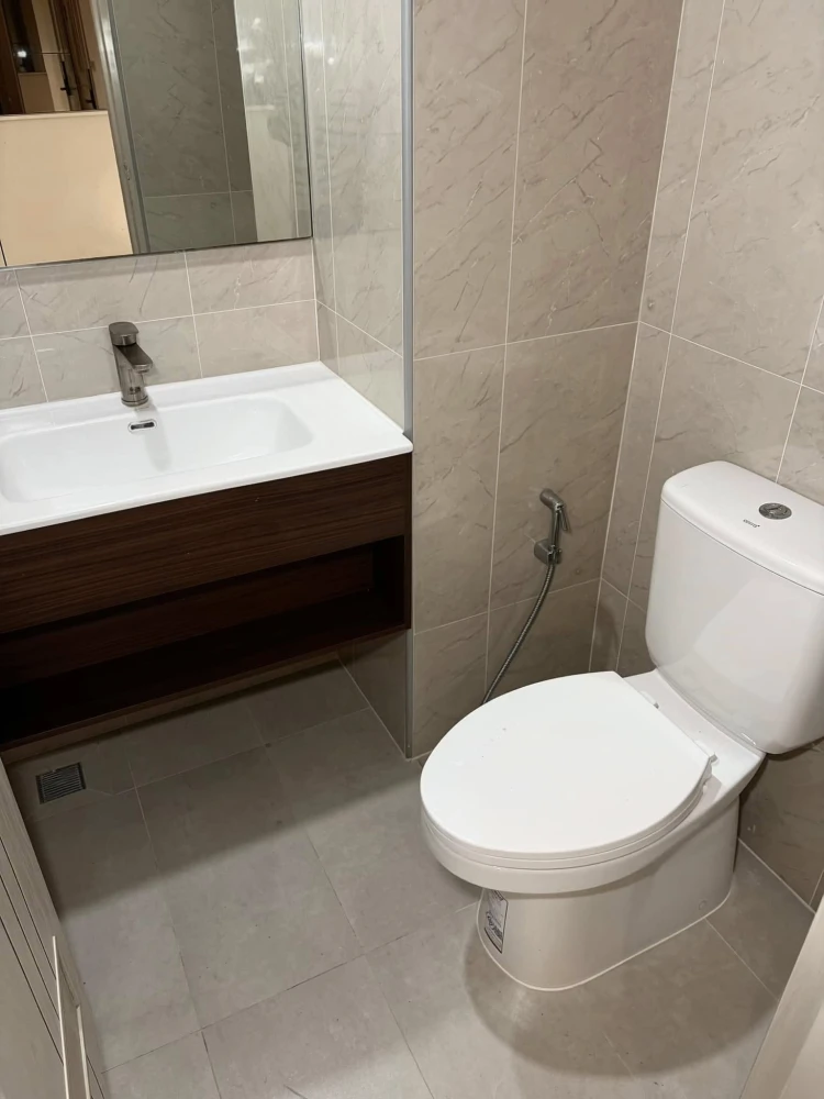 For sale U Delight Rattanathibet The entire room is covered with wallpaper. Complete facilities It's a worthwhile investment. Book now.