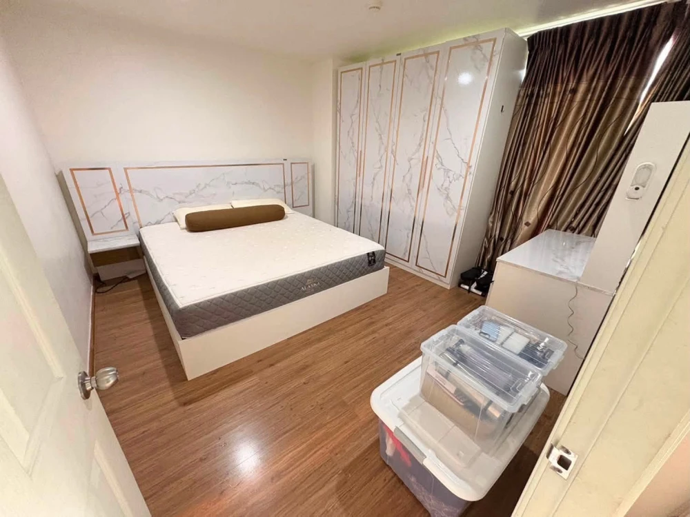 Selling U Delight Rattanathibet, corner unit offering privacy, spacious living area, great location. Book now! images
