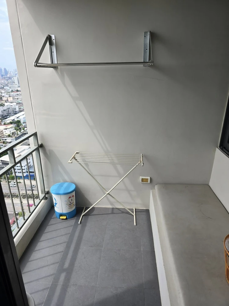 Selling U Delight Residence Riverfront Rama 3. Spacious rooms with ample living space and stunning Chao Phraya River views. Book now!
