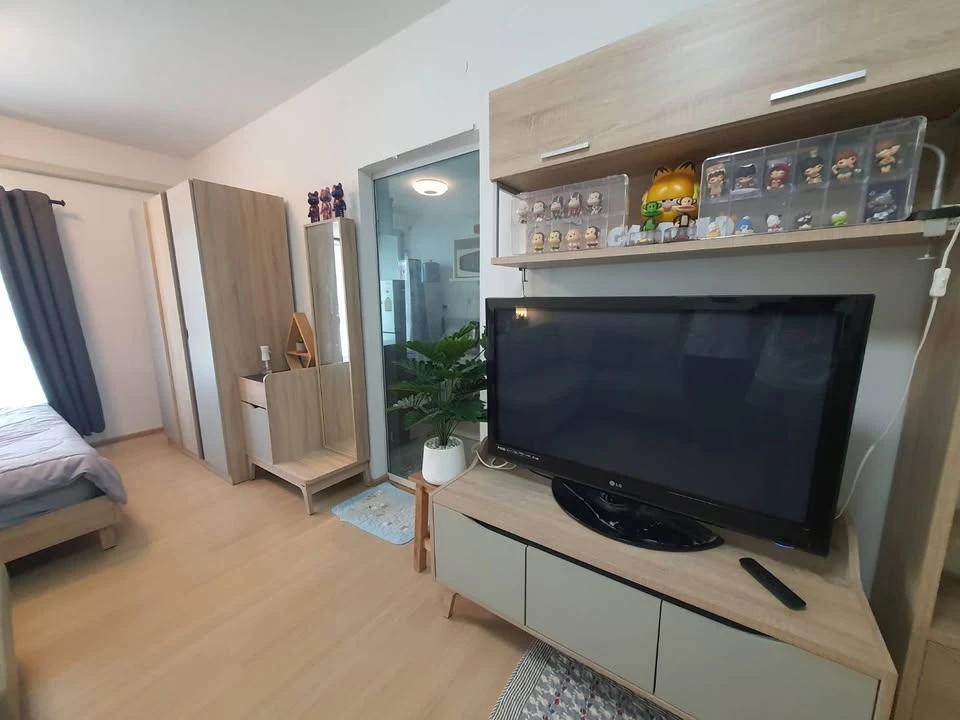 For sale: UNIO Charan 3, 5th floor, swimming pool view, fully furnished room, ready to move in. If interested, hurry and reserve now. Don't wait.