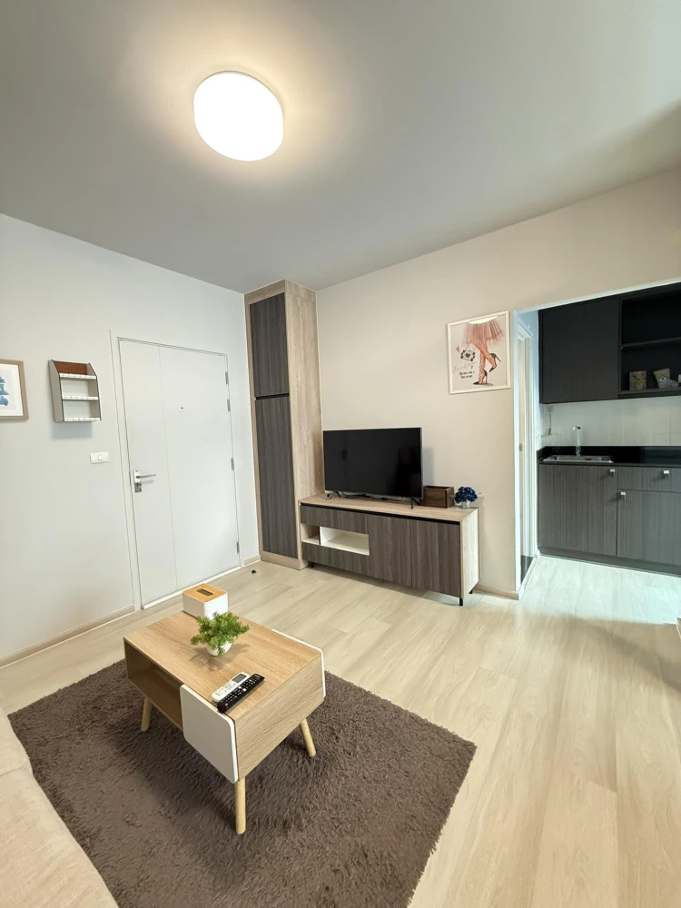Selling UNIO RAMKHAMHAENG, fully furnished with appliances. Just bring your bags and move in!