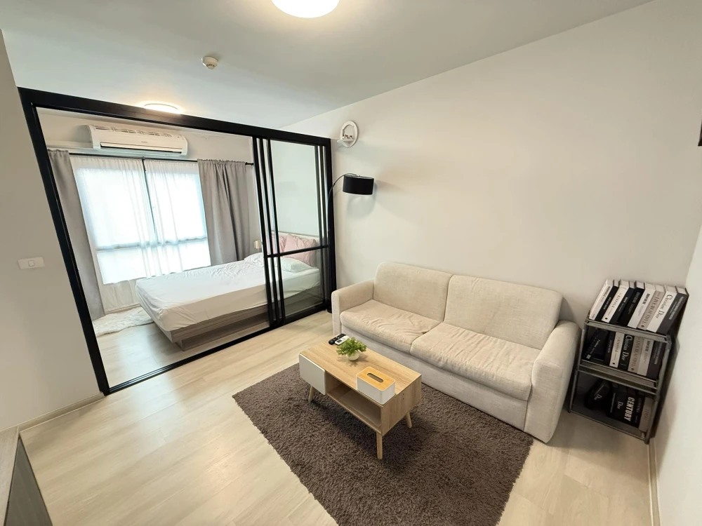 Selling UNIO RAMKHAMHAENG, fully furnished with appliances. Just bring your bags and move in!