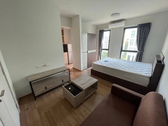 For sale: Unio Sukhumvit 72, a lovely room on the 6th floor, fully furnished and equipped with appliances. Just bring your bags and move in!