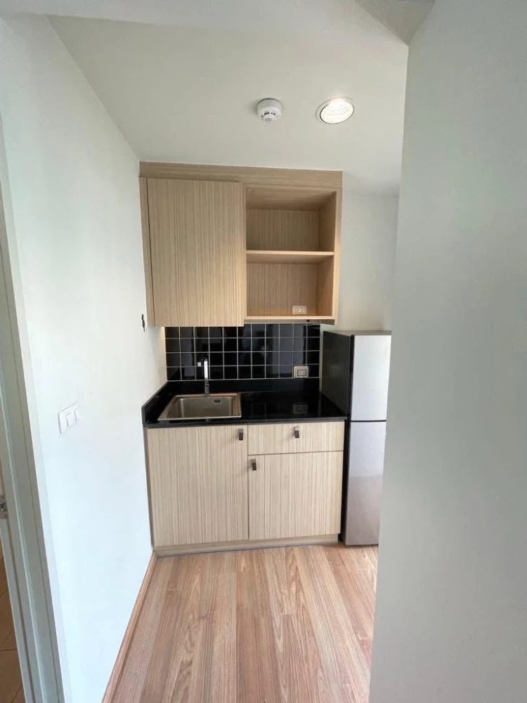 For sale: Unio Sukhumvit 72, a lovely room on the 6th floor, fully furnished and equipped with appliances. Just bring your bags and move in!