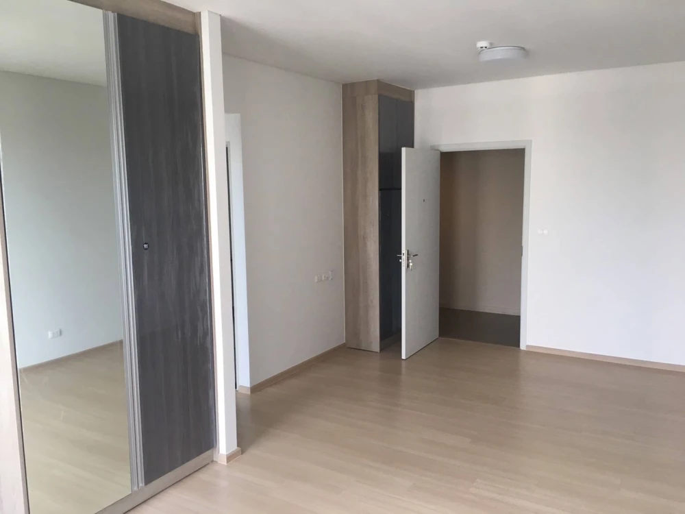 Selling a Unio Sukhumvit 72 condo unit on the 8th floor. Great location, convenient transportation. What are you waiting for?