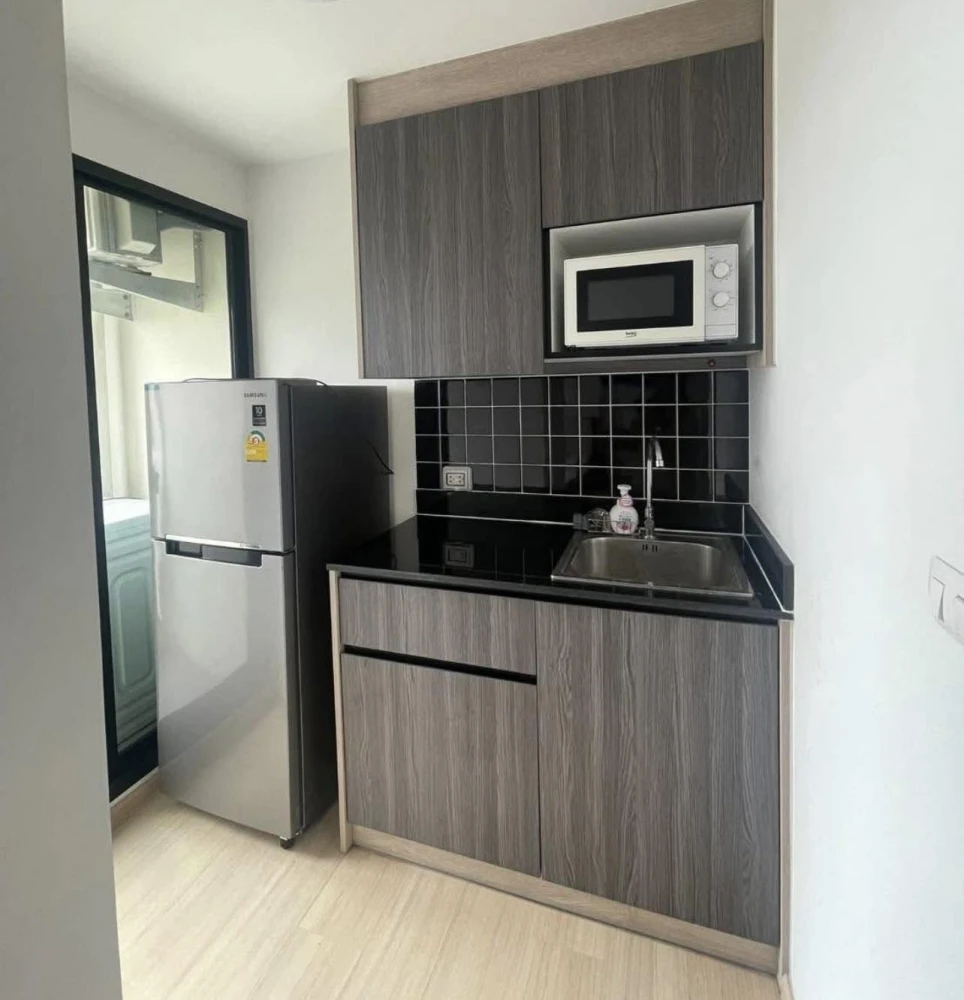 Unio Sukhumvit 72 for sale, nice room, good location, convenient transportation, comes with complete furniture, hurry and reserve now!