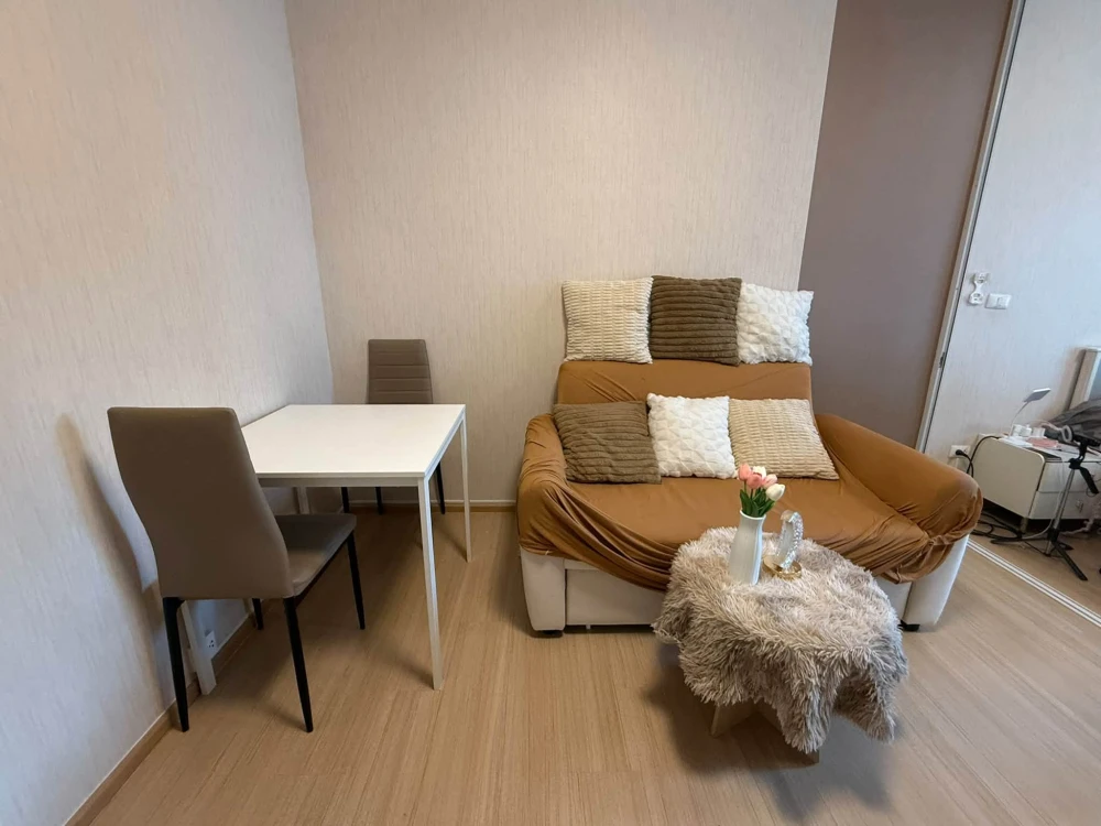 For Sale: Unio Charan 3 – Corner unit with no unit directly opposite; located near the fire escape. Act fast before you miss out!