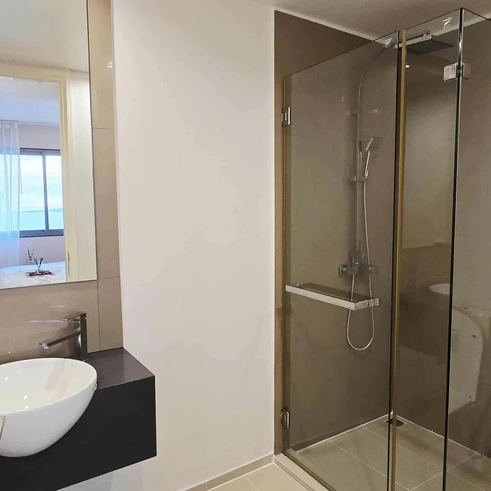 UNIXX SOUTH PATTAYA CONDO for sale, ready to move in, fully furnished, high floor, spacious, comfortable, reserve now.